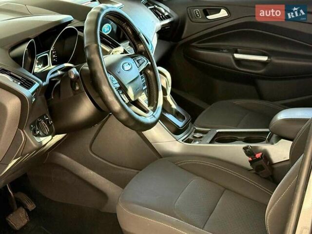 Форд Куга 2017 в Одессе на Automoto.ua Серый Форд Куга, объемом двигателя 2 л и пробегом 270 тыс. км за 12990 $, фото 7 на Automoto.ua
