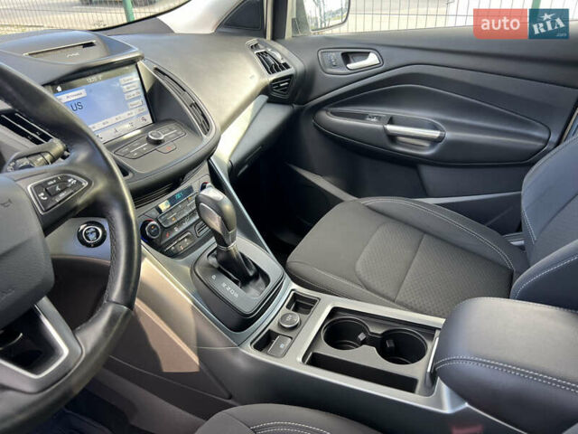 Сірий Форд Куга, об'ємом двигуна 2 л та пробігом 117 тис. км за 16999 $, фото 11 на Automoto.ua