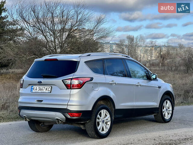 Сірий Форд Куга, об'ємом двигуна 2 л та пробігом 117 тис. км за 16999 $, фото 6 на Automoto.ua