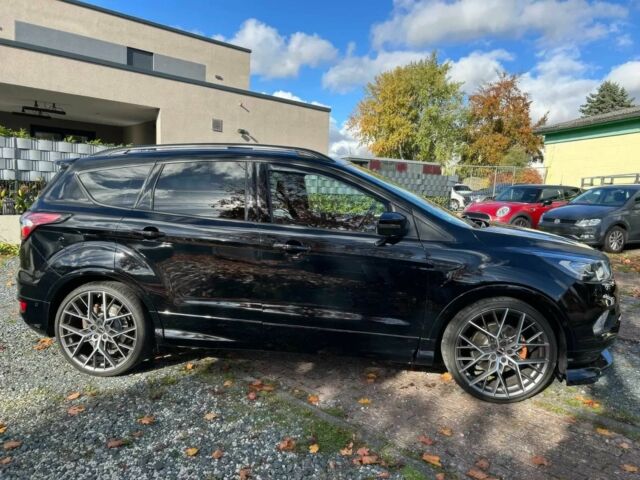 Форд Куга 2017 в Черновцах на Automoto.ua Серый Форд Куга, объемом двигателя 2 л и пробегом 61 тыс. км за 12400 $, фото 1 на Automoto.ua