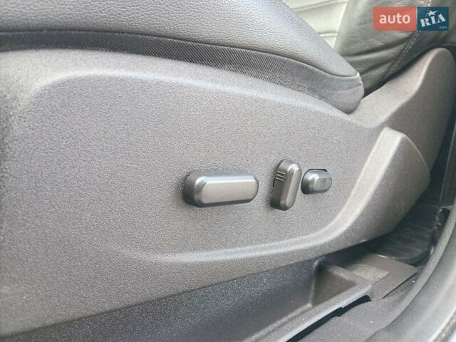 Серый Форд Куга, объемом двигателя 2 л и пробегом 115 тыс. км за 19680 $, фото 15 на Automoto.ua