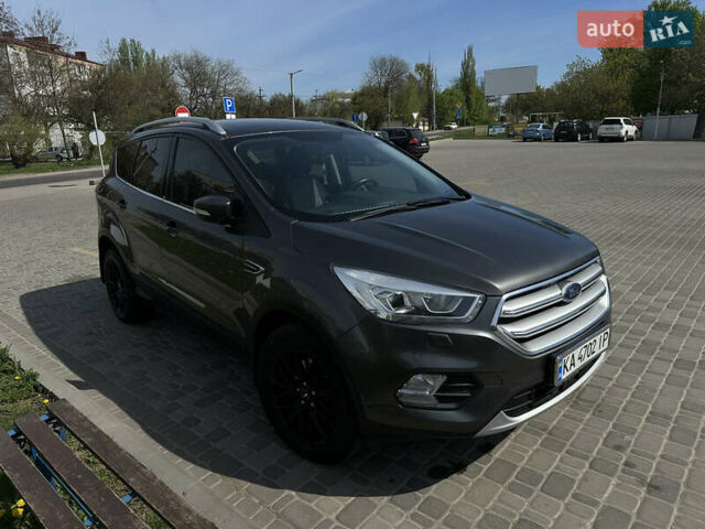 Сірий Форд Куга, об'ємом двигуна 2 л та пробігом 175 тис. км за 17600 $, фото 4 на Automoto.ua