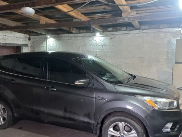 Серый Форд Куга, объемом двигателя 2 л и пробегом 175 тыс. км за 15999 $, фото 7 на Automoto.ua