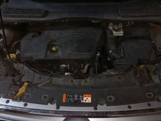 Серый Форд Куга, объемом двигателя 2 л и пробегом 175 тыс. км за 15999 $, фото 2 на Automoto.ua