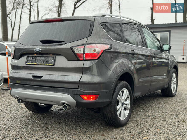 Серый Форд Куга, объемом двигателя 2 л и пробегом 191 тыс. км за 20900 $, фото 3 на Automoto.ua