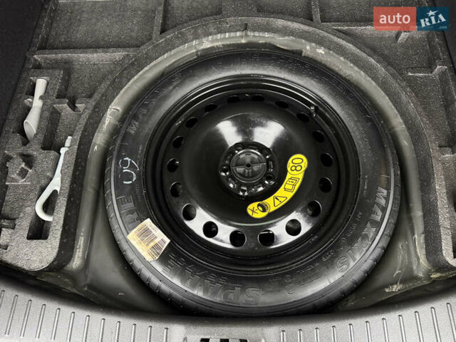 Серый Форд Куга, объемом двигателя 2 л и пробегом 191 тыс. км за 20900 $, фото 19 на Automoto.ua