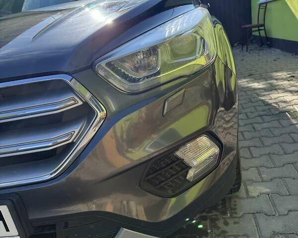 Форд Куга 2018 в Хмельницком на Automoto.ua Серый Форд Куга, объемом двигателя 1.5 л и пробегом 144 тыс. км за 17500 $, фото 8 на Automoto.ua