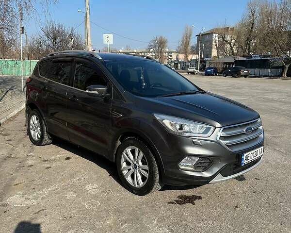 Сірий Форд Куга, об'ємом двигуна 1.5 л та пробігом 140 тис. км за 15300 $, фото 3 на Automoto.ua