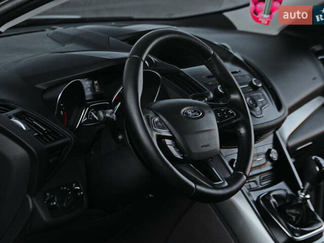 Серый Форд Куга, объемом двигателя 2 л и пробегом 83 тыс. км за 15300 $, фото 8 на Automoto.ua