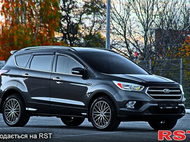 Серый Форд Куга, объемом двигателя 2 л и пробегом 82 тыс. км за 15300 $, фото 5 на Automoto.ua