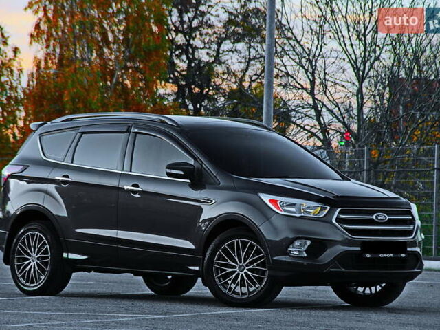 Серый Форд Куга, объемом двигателя 2 л и пробегом 83 тыс. км за 15300 $, фото 3 на Automoto.ua