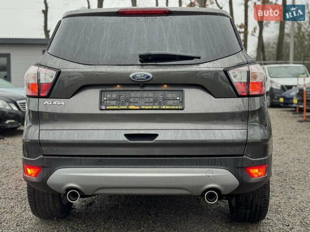 Серый Форд Куга, объемом двигателя 2 л и пробегом 191 тыс. км за 20900 $, фото 2 на Automoto.ua