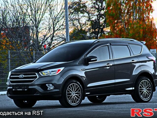 Серый Форд Куга, объемом двигателя 2 л и пробегом 82 тыс. км за 15300 $, фото 2 на Automoto.ua