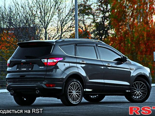 Серый Форд Куга, объемом двигателя 2 л и пробегом 82 тыс. км за 15300 $, фото 1 на Automoto.ua