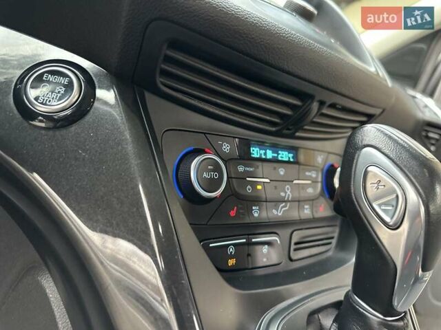 Серый Форд Куга, объемом двигателя 2 л и пробегом 226 тыс. км за 17500 $, фото 28 на Automoto.ua