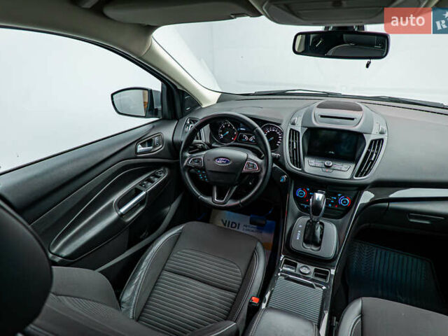 Серый Форд Куга, объемом двигателя 2 л и пробегом 128 тыс. км за 17705 $, фото 10 на Automoto.ua