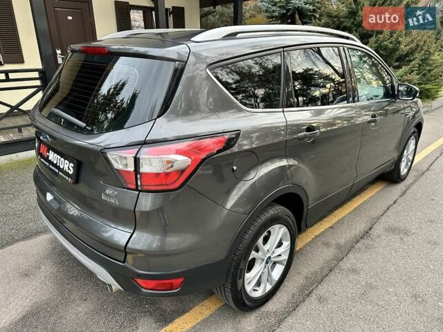 Серый Форд Куга, объемом двигателя 2 л и пробегом 226 тыс. км за 17500 $, фото 8 на Automoto.ua