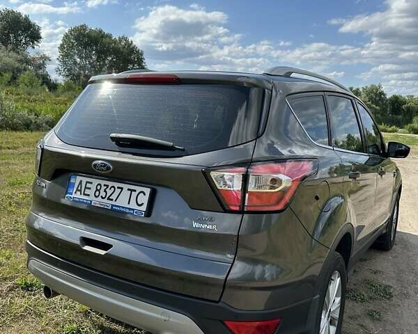 Сірий Форд Куга, об'ємом двигуна 2 л та пробігом 143 тис. км за 19390 $, фото 3 на Automoto.ua