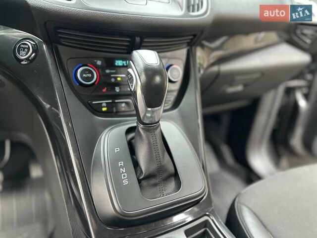 Серый Форд Куга, объемом двигателя 2 л и пробегом 226 тыс. км за 17500 $, фото 25 на Automoto.ua