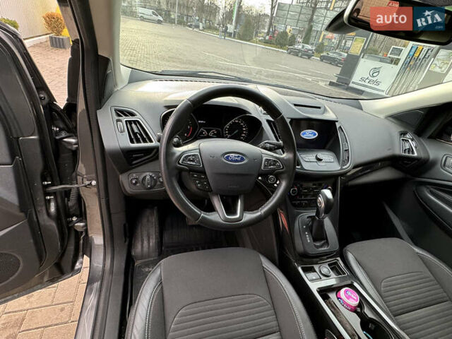 Форд Куга 2019 в Ивано-Франковске на Automoto.ua Серый Форд Куга, объемом двигателя 2 л и пробегом 72 тыс. км за 19800 $, фото 7 на Automoto.ua
