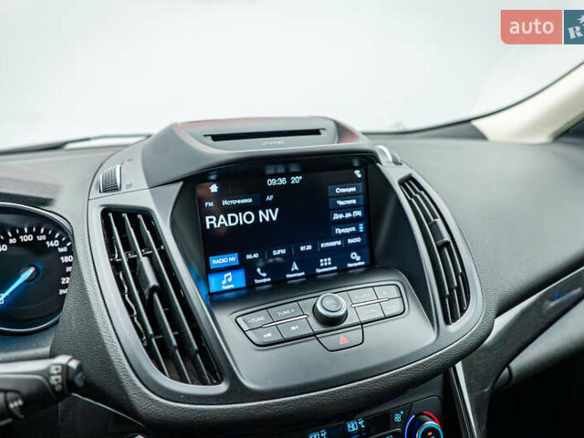 Серый Форд Куга, объемом двигателя 2 л и пробегом 128 тыс. км за 17705 $, фото 15 на Automoto.ua