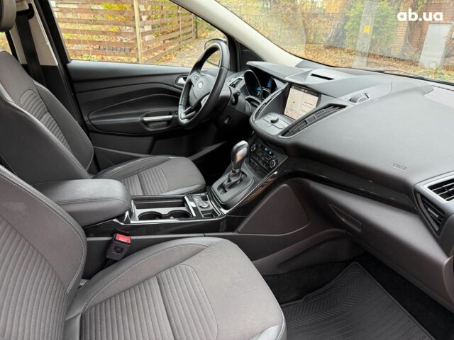 Серый Форд Куга, объемом двигателя 1.5 л и пробегом 36 тыс. км за 19990 $, фото 22 на Automoto.ua