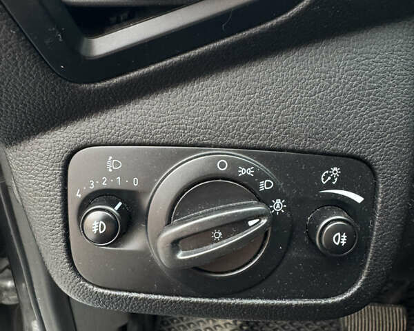 Серый Форд Куга, объемом двигателя 1.5 л и пробегом 51 тыс. км за 19800 $, фото 15 на Automoto.ua