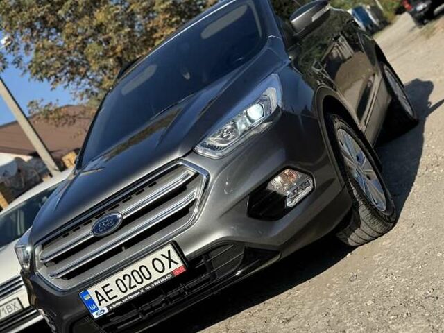 Сірий Форд Куга, об'ємом двигуна 1.5 л та пробігом 121 тис. км за 18000 $, фото 9 на Automoto.ua