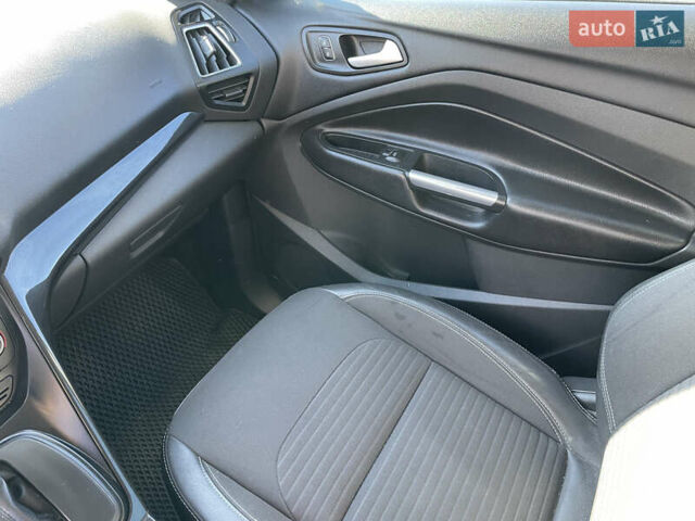 Форд Куга 2019 в Шепетовке на Automoto.ua Серый Форд Куга, объемом двигателя 2 л и пробегом 245 тыс. км за 16000 $, фото 16 на Automoto.ua