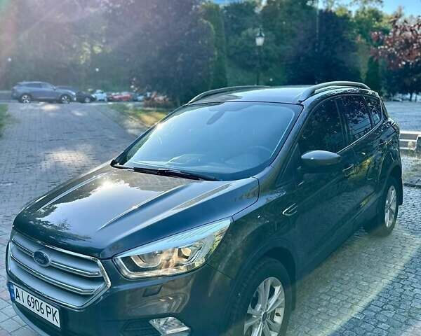 Серый Форд Куга, объемом двигателя 2 л и пробегом 138 тыс. км за 16700 $, фото 4 на Automoto.ua