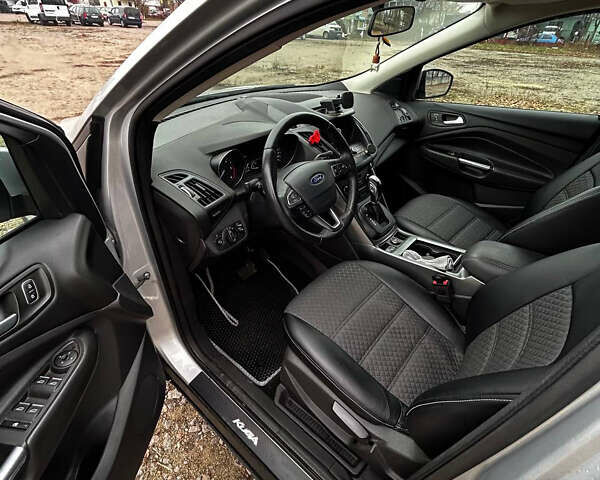 Сірий Форд Куга, об'ємом двигуна 1.5 л та пробігом 171 тис. км за 14999 $, фото 8 на Automoto.ua