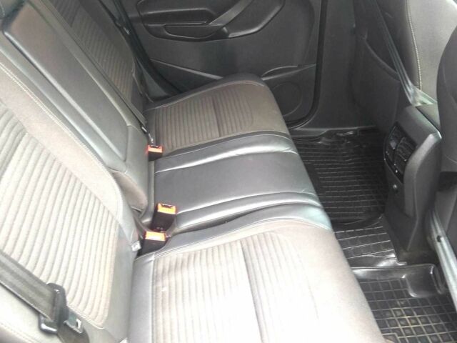 Серый Форд Куга, объемом двигателя 2 л и пробегом 95 тыс. км за 17700 $, фото 4 на Automoto.ua