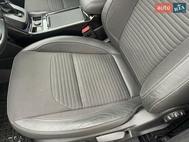 Серый Форд Куга, объемом двигателя 1.5 л и пробегом 88 тыс. км за 17900 $, фото 20 на Automoto.ua
