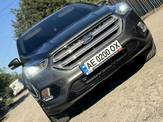 Сірий Форд Куга, об'ємом двигуна 1.5 л та пробігом 121 тис. км за 18000 $, фото 10 на Automoto.ua