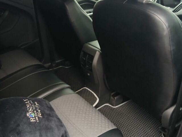 Серый Форд Куга, объемом двигателя 1.5 л и пробегом 171 тыс. км за 14800 $, фото 7 на Automoto.ua