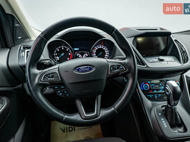 Серый Форд Куга, объемом двигателя 2 л и пробегом 128 тыс. км за 17705 $, фото 11 на Automoto.ua