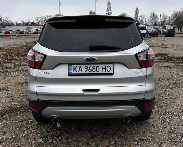 Сірий Форд Куга, об'ємом двигуна 1.5 л та пробігом 171 тис. км за 14999 $, фото 4 на Automoto.ua