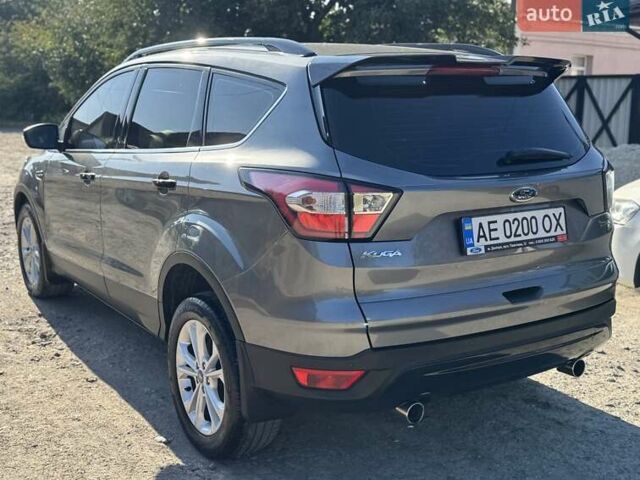 Сірий Форд Куга, об'ємом двигуна 1.5 л та пробігом 121 тис. км за 18000 $, фото 8 на Automoto.ua