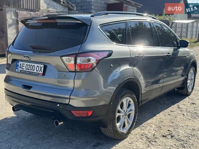Сірий Форд Куга, об'ємом двигуна 1.5 л та пробігом 121 тис. км за 18000 $, фото 7 на Automoto.ua