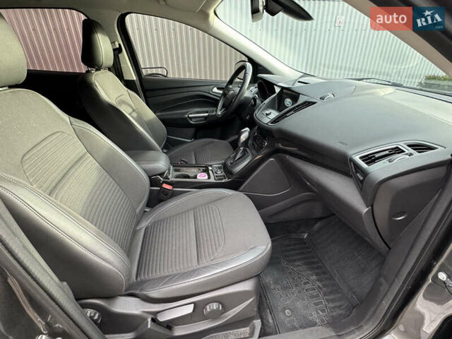 Форд Куга 2019 в Ивано-Франковске на Automoto.ua Серый Форд Куга, объемом двигателя 2 л и пробегом 72 тыс. км за 19800 $, фото 5 на Automoto.ua