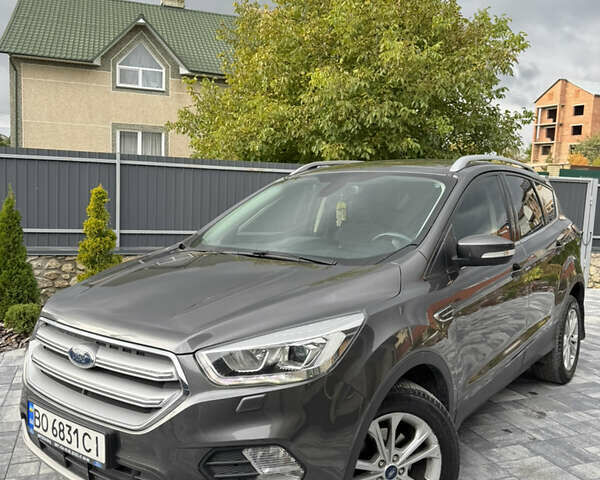 Серый Форд Куга, объемом двигателя 1.5 л и пробегом 51 тыс. км за 19800 $, фото 1 на Automoto.ua