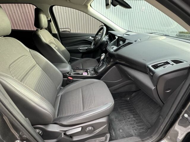 Серый Форд Куга, объемом двигателя 2 л и пробегом 82 тыс. км за 18800 $, фото 2 на Automoto.ua