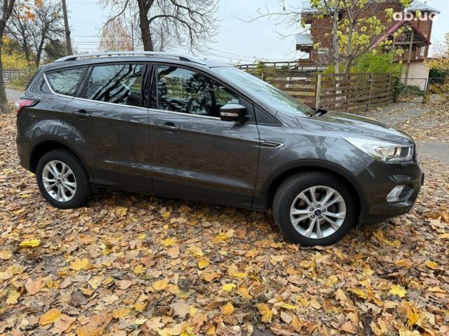Серый Форд Куга, объемом двигателя 1.5 л и пробегом 36 тыс. км за 19990 $, фото 3 на Automoto.ua