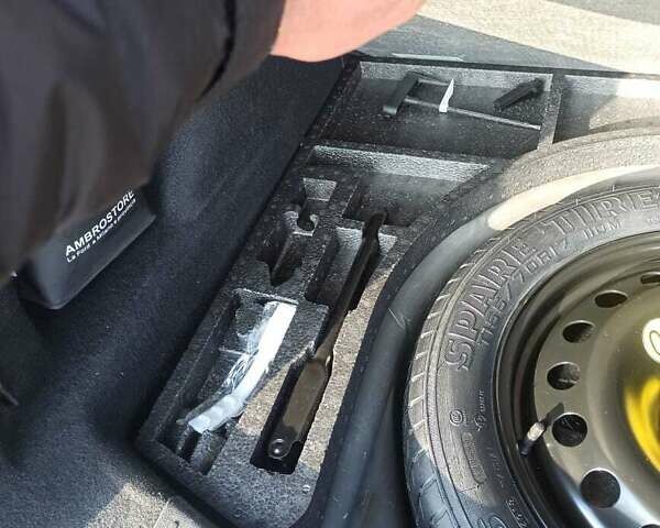 Серый Форд Куга, объемом двигателя 2 л и пробегом 164 тыс. км за 15500 $, фото 35 на Automoto.ua