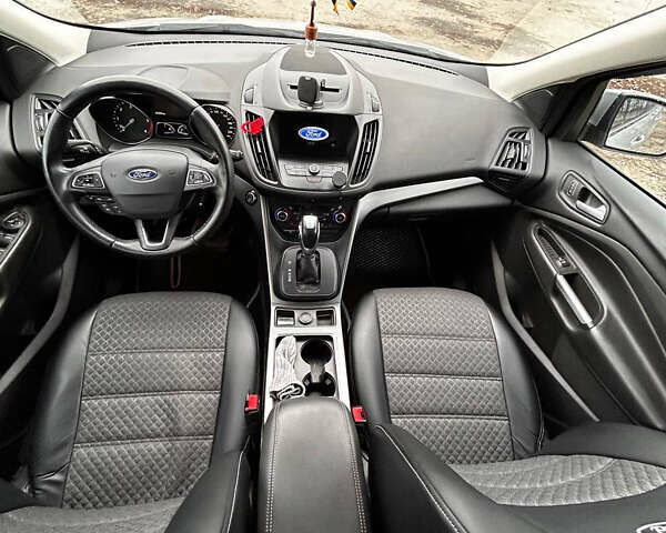 Сірий Форд Куга, об'ємом двигуна 1.5 л та пробігом 171 тис. км за 14999 $, фото 7 на Automoto.ua