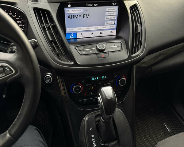 Серый Форд Куга, объемом двигателя 1.5 л и пробегом 51 тыс. км за 19800 $, фото 12 на Automoto.ua