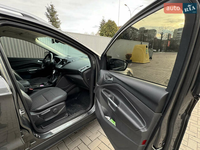 Форд Куга 2019 в Ивано-Франковске на Automoto.ua Серый Форд Куга, объемом двигателя 2 л и пробегом 72 тыс. км за 19800 $, фото 4 на Automoto.ua