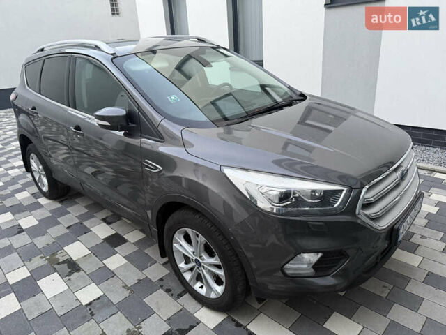 Сірий Форд Куга, об'ємом двигуна 2 л та пробігом 113 тис. км за 23000 $, фото 2 на Automoto.ua