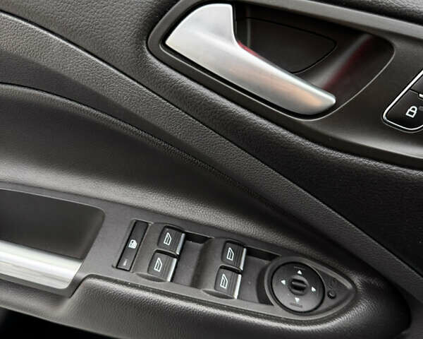 Серый Форд Куга, объемом двигателя 1.5 л и пробегом 51 тыс. км за 19800 $, фото 16 на Automoto.ua