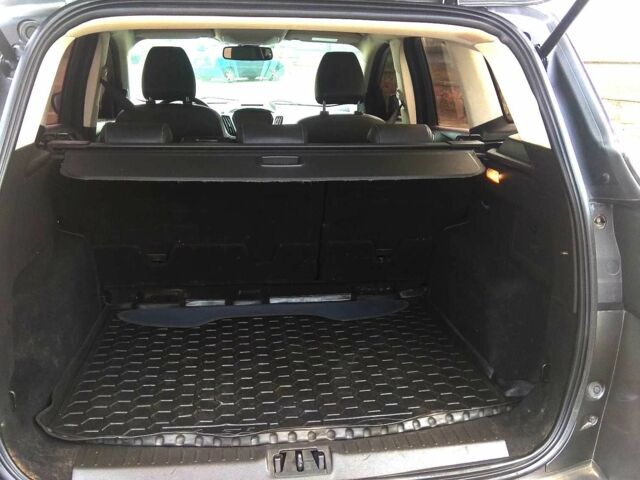 Серый Форд Куга, объемом двигателя 2 л и пробегом 95 тыс. км за 17700 $, фото 6 на Automoto.ua